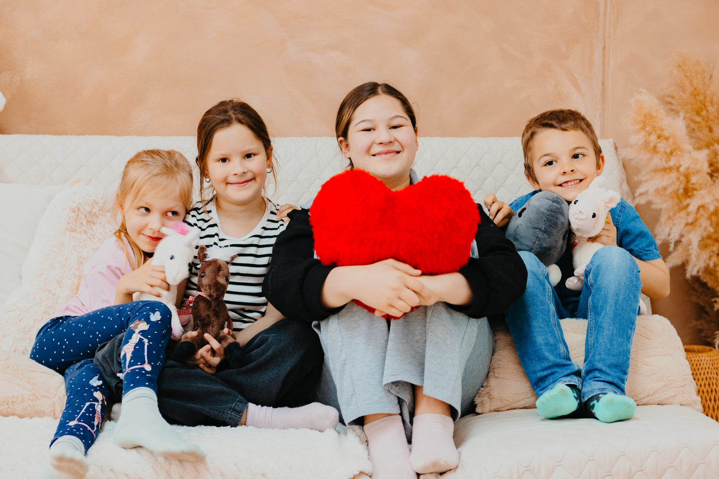 Nähen lernen für Kinder | Starterset: Einfädelgeschichte & Herzkissen